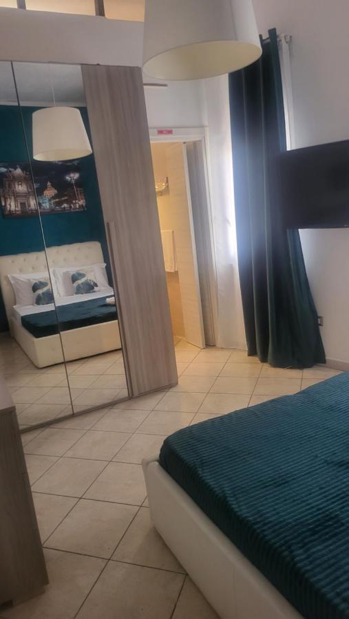 カターニアChalaro' Apartamentアパートメント エクステリア 写真